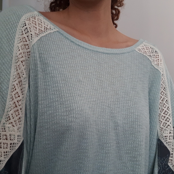 Casual Clash top - Picture 5 of 10